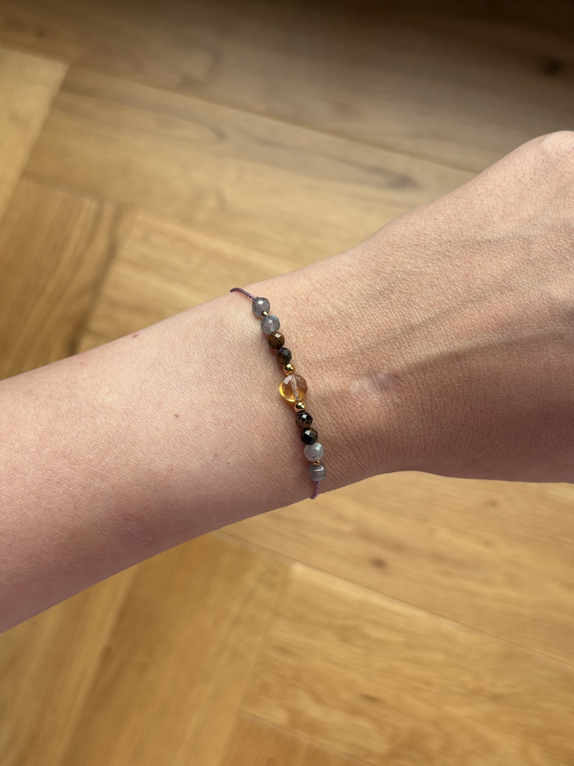 Bransoletka personalizowana na jedwabnej nici - obrazek 8
