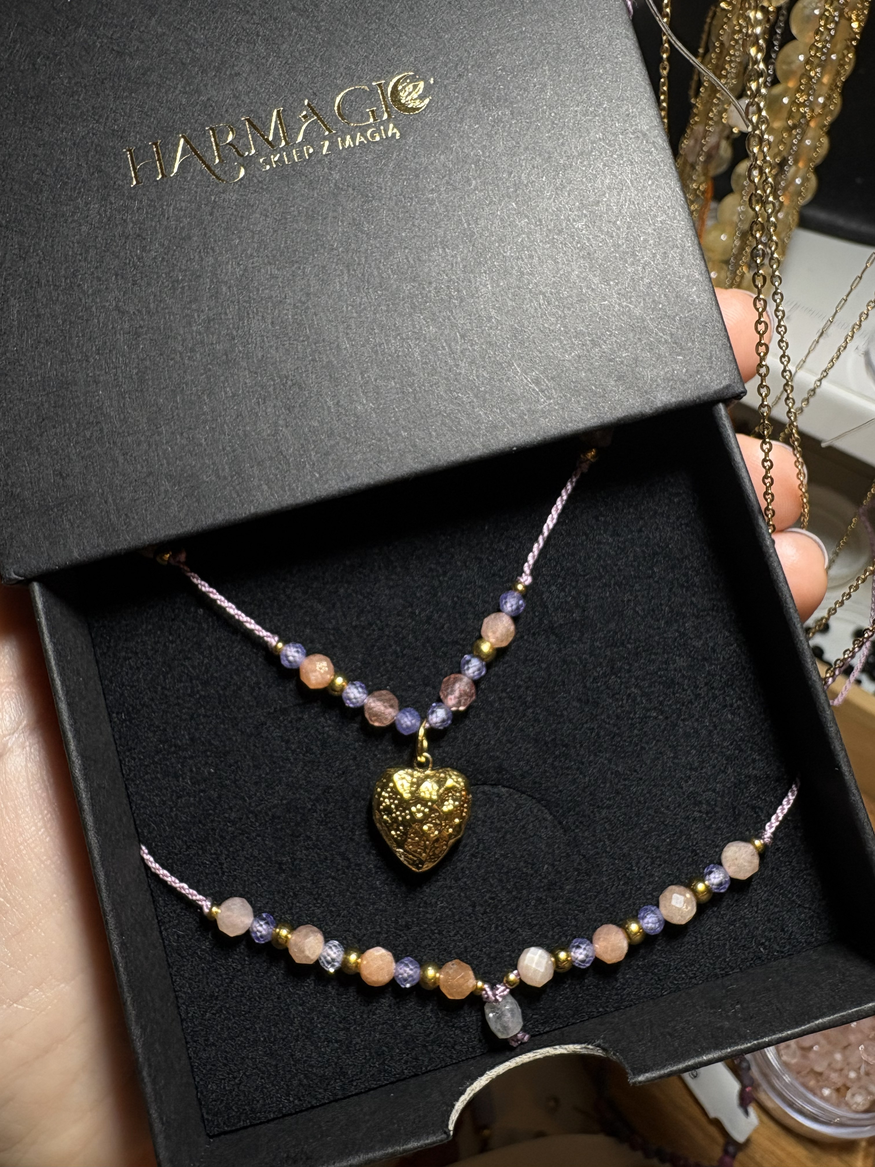 Amulet personalizowany na jedwabnej nici - obrazek 11