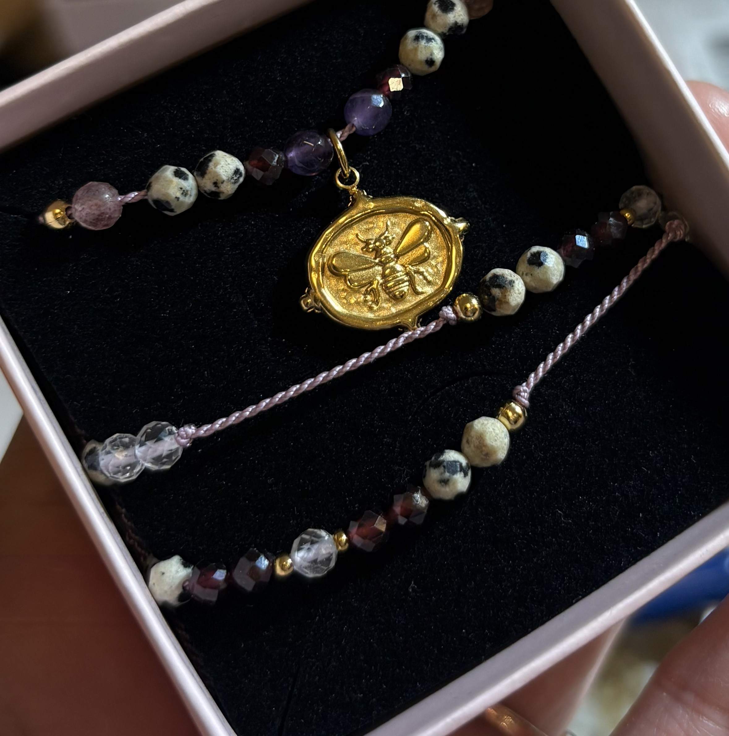 Amulet personalizowany na jedwabnej nici - obrazek 9