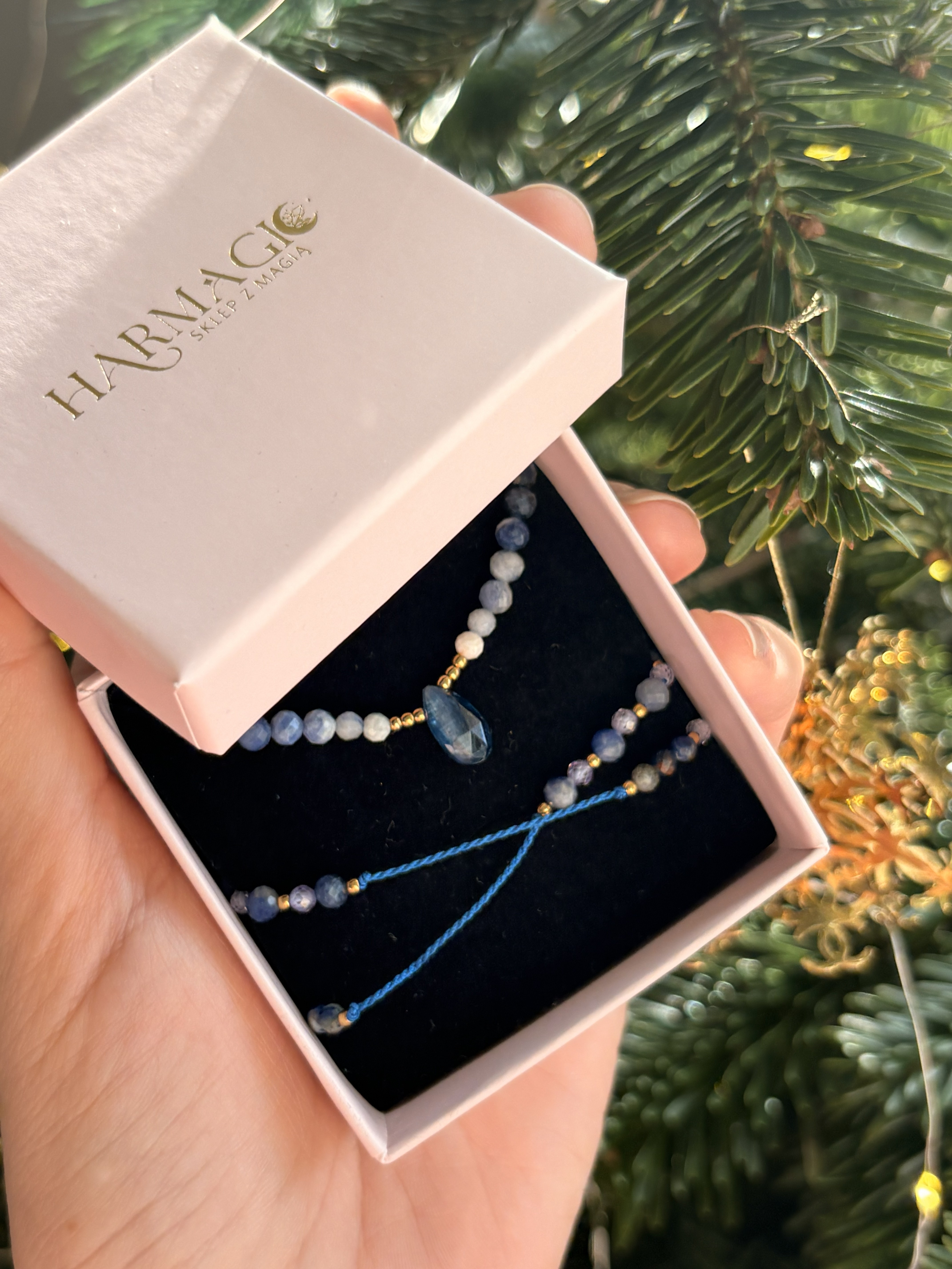 Amulet personalizowany na jedwabnej nici - obrazek 15