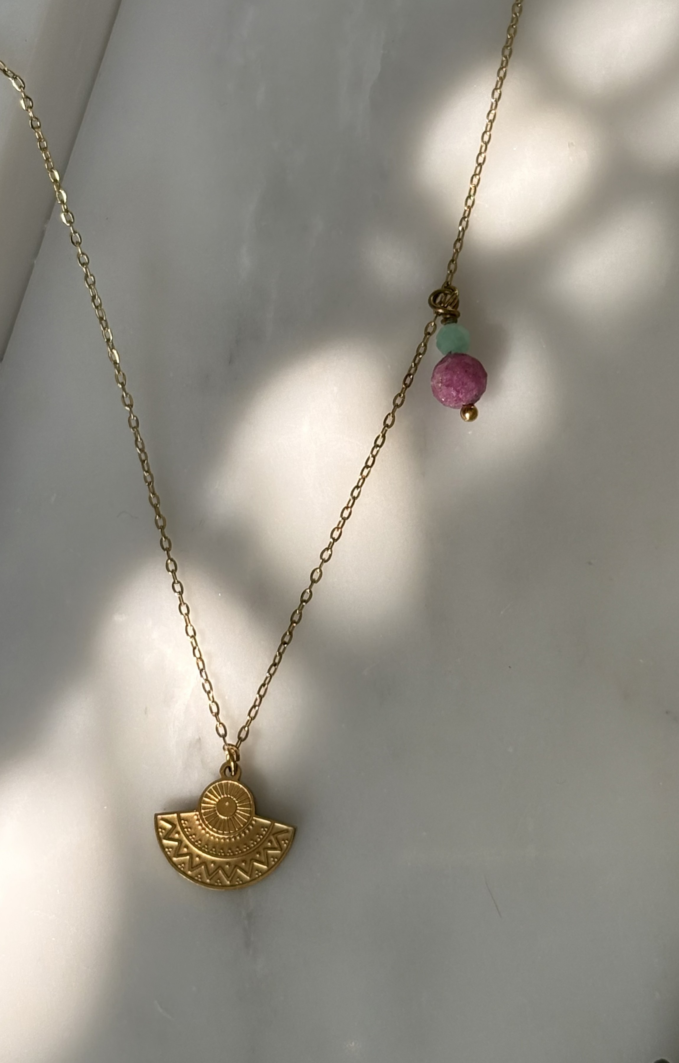 Amulet Island Passion (na miłość i pieniądze)