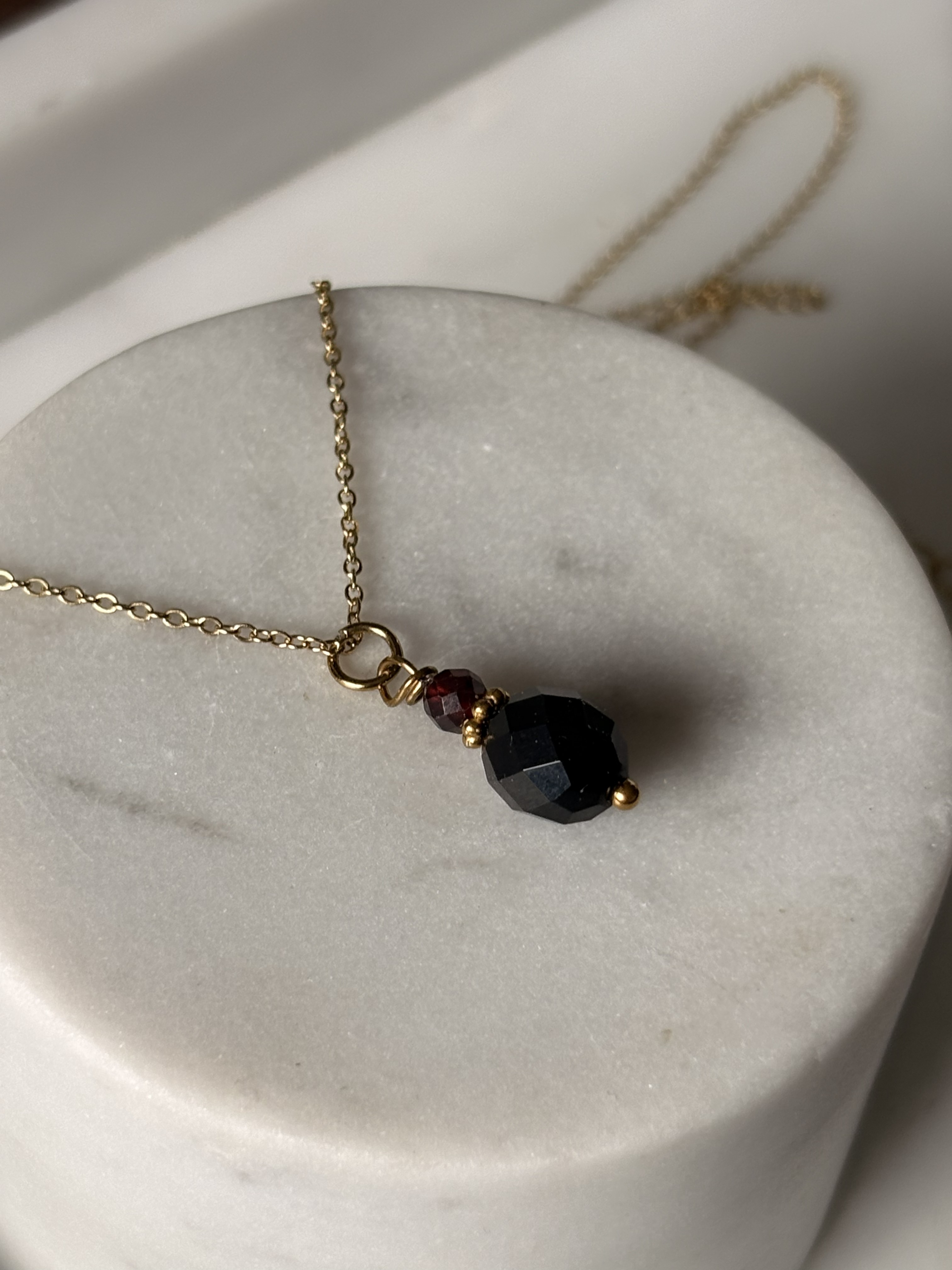 Amulet Black Magic (na ochronę i dobrobyt)